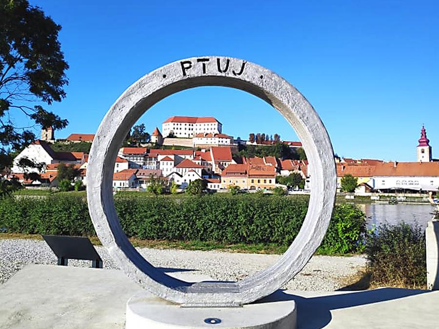 Klasični ogled mesta - zgodovina, legende in skriti kotički